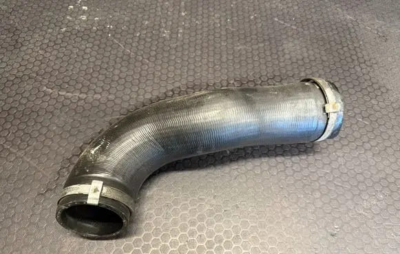 Jaguar XF X250 Intercooler hose/pipe 6W936F073AB D05WB