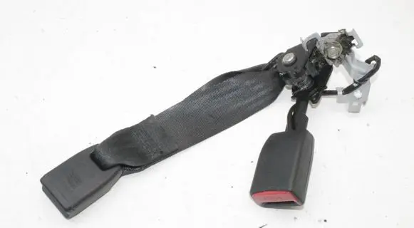 Mazda CX-5 Middle seatbelt buckle (rear) 