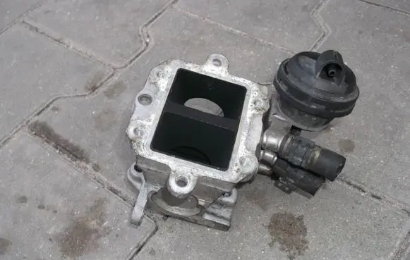 Audi A3 S3 A3 Sportback 8P Throttle valve 03G131063F