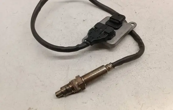 Mercedes-Benz C W205 Lambda probe sensor A0009058511 A3C01067600609 0009058511