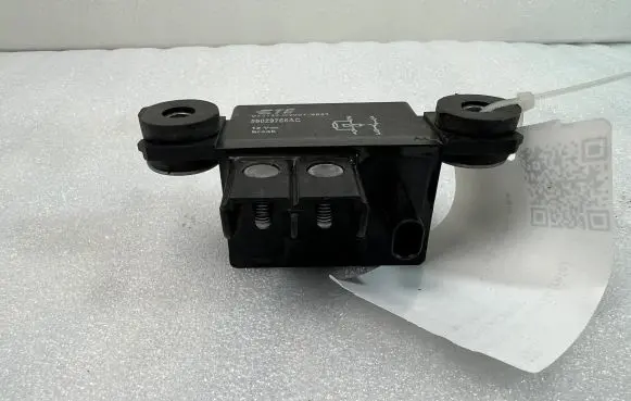 Jeep Grand Cherokee Battery relay fuse 56029766AC