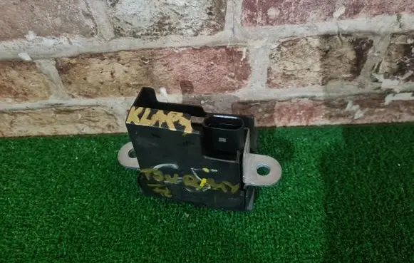 Volkswagen Touran II Tailgate/trunk/boot lock/catch/latch