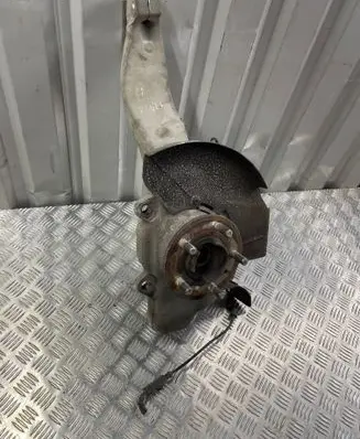 Land Rover Range Rover Sport L494 Front wheel hub spindle knuckle