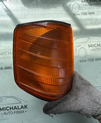 Mercedes-Benz 190 W201 Front indicator light 457457690