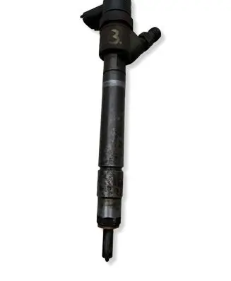 Volvo V70 Fuel injector 30777526