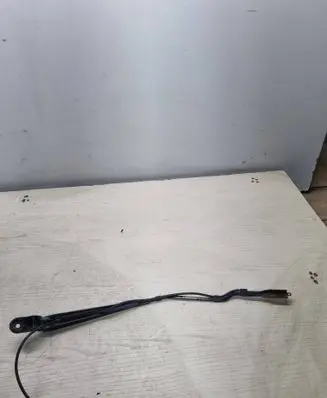 Mercedes-Benz Vito Viano W639 Front wiper blade arm A6398200744