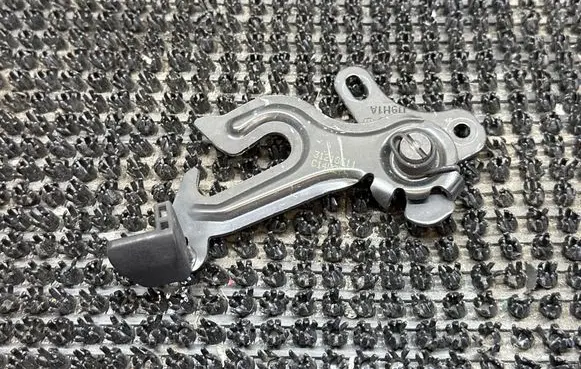 Volvo V40 Engine bonnet/hood lock/latch loop/hook 31218611