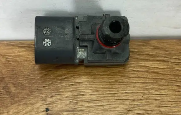 Dodge Challenger Breather hose sensor 68199324ABPINYA 68199324AB