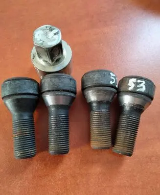 BMW 3 F30 F35 F31 Anti-theft wheel nuts and lock 