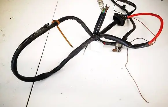 Audi A4 S4 B5 8D Positive cable (battery) 