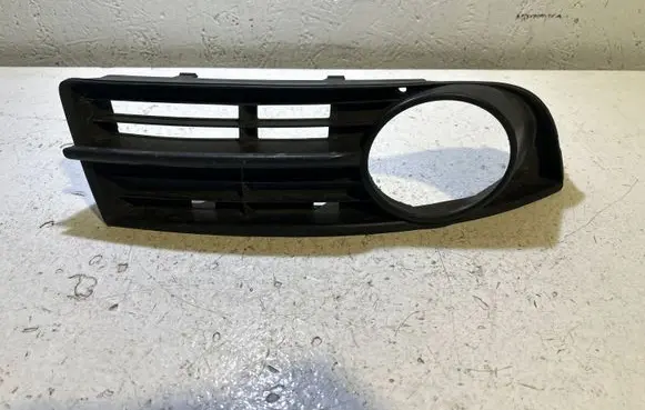 Volkswagen Touran I Front bumper lower grill 1T0853666A 13404