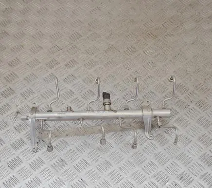 Porsche Cayenne (92A) Fuel main line pipe