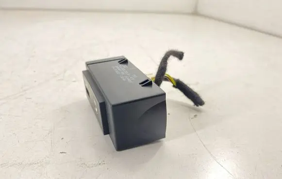 Audi A3 S3 8V USB socket connector 8V0035726A 14102015