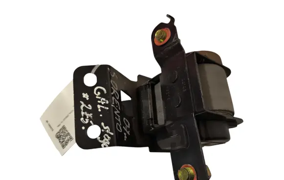 Middle seatbelt (rear)