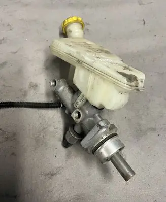 Peugeot 1007 Master brake cylinder 32067093 3206709
