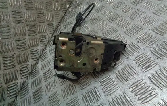 Renault Megane I Front door lock