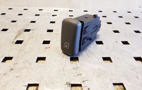 Volvo S40, V40 Central locking switch button 30864307