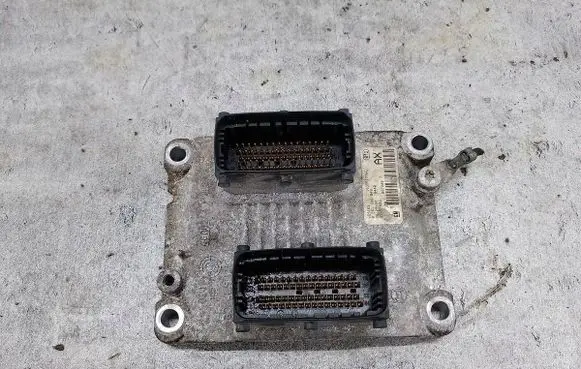 Opel Corsa D Engine control unit/module ECU 555579330261208940