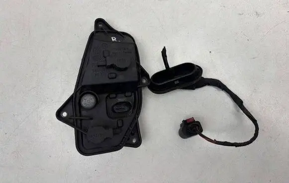 Volkswagen Touran II Tail light bulb cover holder 176405