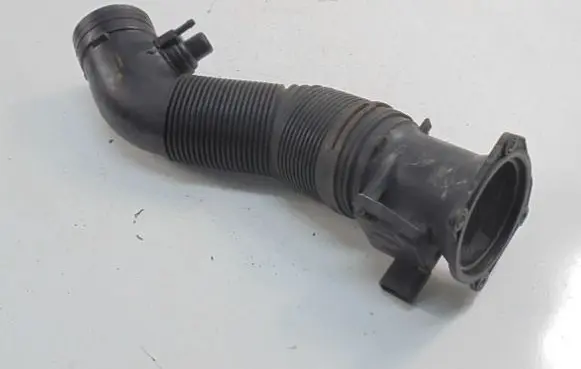 Volkswagen Golf IV Mass air flow meter 06A908461B