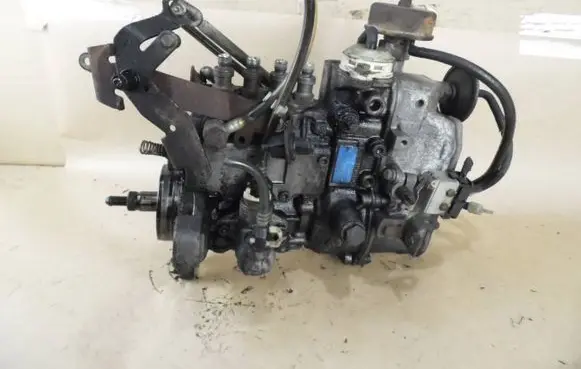 Mercedes-Benz Vito Viano W638 Fuel injection high pressure pump 6010706001 60C3209S185 01186908