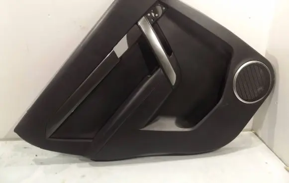 Chevrolet Captiva Front door card panel trim