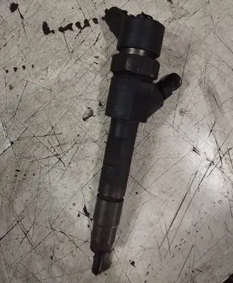 Volvo S40, V40 Fuel injector 8200238528