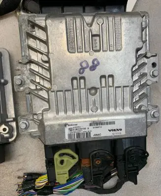 Volvo V40 Engine control unit/module 31355712 S180134103A