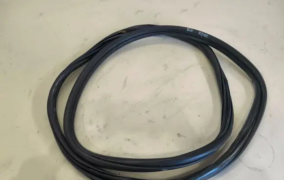 BMW 3 F30 F35 F31 Rear door rubber seal (on body)