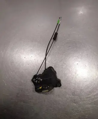 Suzuki Grand Vitara II Front door lock 7031601