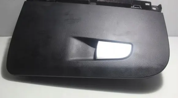 Alfa Romeo Giulia Glove box