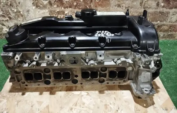 Mercedes-Benz C W204 Engine head R6510160201