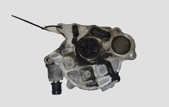 Volkswagen PASSAT B6 Vacuum pump 03L145100