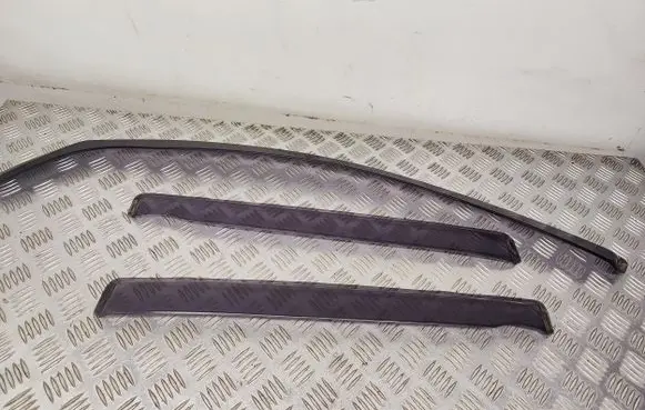 Toyota Avensis T250 Front door wind deflector 