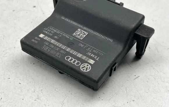 Volkswagen PASSAT B6 Gateway control module 3C0907951 404339