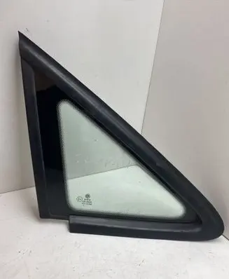 Volkswagen Touran I Front triangle window/glass 1T0845411