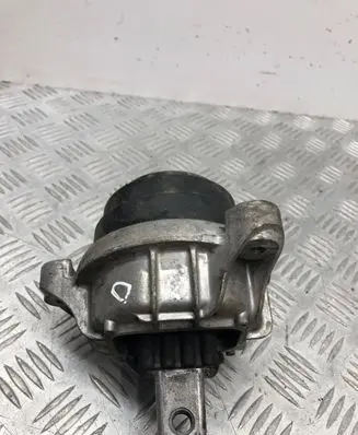 BMW 5 F10 F11 Engine mount bracket