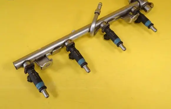 Fuel main line pipe