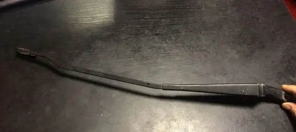 Volkswagen PASSAT B5 Front wiper blade arm 3b1955410