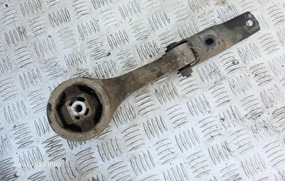 Engine mount bracket