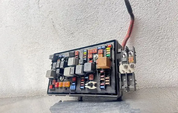 Opel Insignia A Fuse module 13275884 09583903609