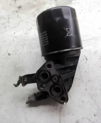 Oil filter mounting bracket