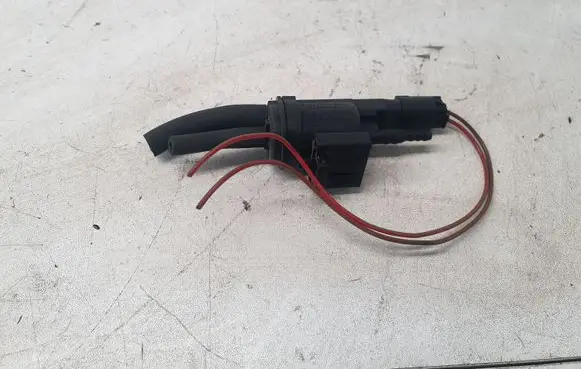 Mercedes-Benz C W204 Turbo solenoid valve 0025401497
