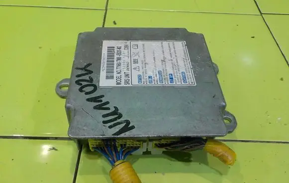 Honda Insight Airbag control unit/module 77960TM8E820M2 PP97