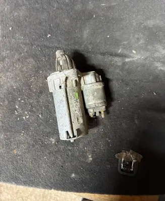 Opel Astra H Starter motor 55561503