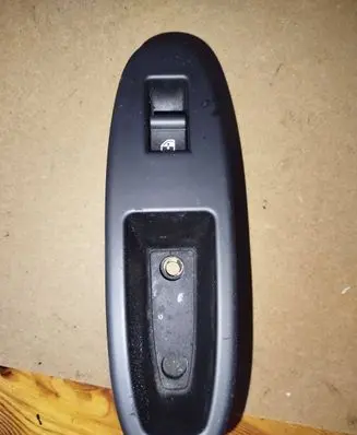 Alfa Romeo 159 Quarter vent window switch 156077485 C910