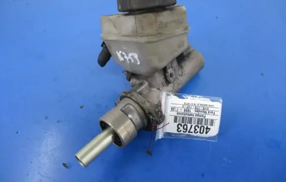 Ford Mondeo MK II Master brake cylinder