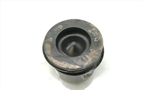 Nissan Qashqai+2 Piston 