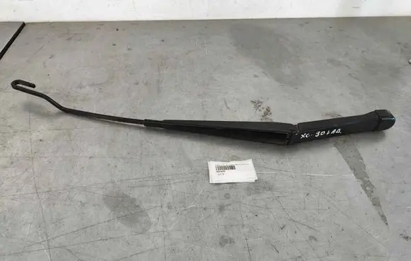 Volvo XC90 Front wiper blade arm 8693600