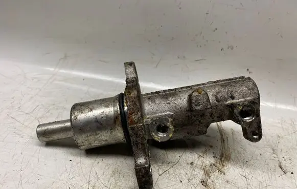 Audi A6 S6 C5 4B Master brake cylinder 388171